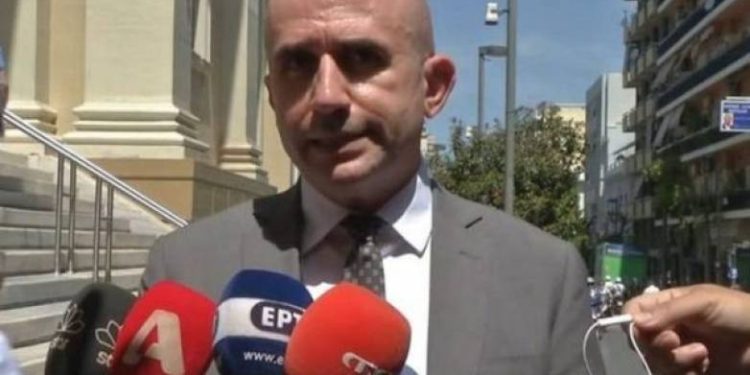 Πάτρα: Επίθεση σε Γρηγόρη Λέων για την υπόθεση της Πάτρας – «Περιφέρεται στα κανάλια…»