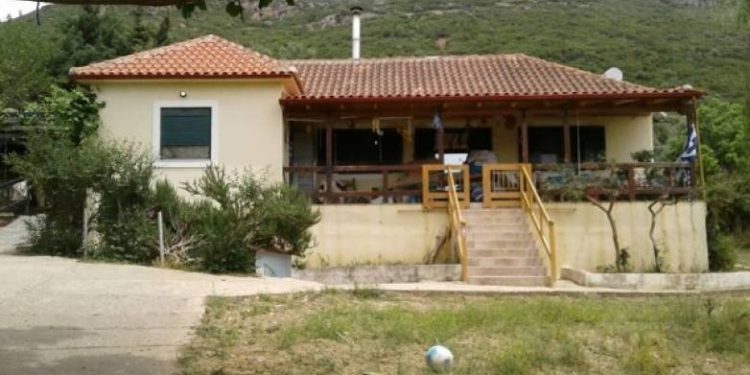 Πώληση οικοπέδου 4 στρεμμάτων με μονοκατοικία 90τ.μ. – ΦΩΤΟ