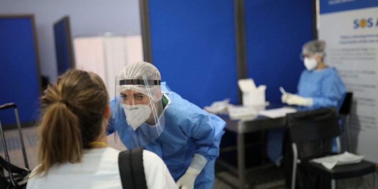 Μοριακοί έλεγχοι κατά του covid19 στα αεροδρόμια – Εντοπισμός νέων μεταλλάξεων
