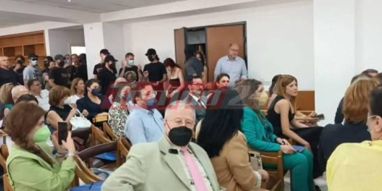 ΕΚΤΑΚΤΟ – Πάτρα: Έφοδος αντιξουσιαστών στο Συνέδριο Ποινικολόγων – Φραστική επίθεση στον Αλέξη Κούγια (ΦΩΤΟ-ΒΙΝΤΕΟ)