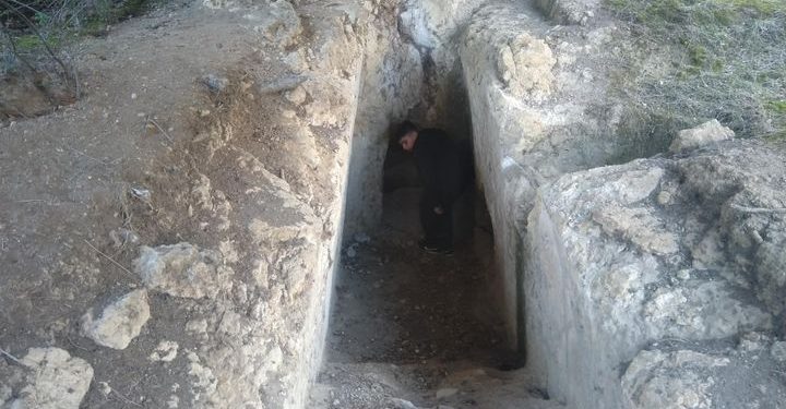 Κώμη Δυτικής Αχαΐας: Το μυκηναϊκό νεκροταφείο, το κάστρο και ο Γουλιέλμος Σαμπλίτης – ΦΩΤΟ