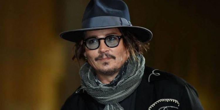 Johnny Depp: Δώρισε 800.000 δολ. σε νοσοκομεία που είχε υποσχεθεί ότι θα βοηθήσει η Amber Heard