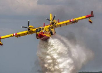 Ηλεία: Μάχη από το πρωί των πυροσβεστικών αεροπλάνων για να σβήσουν την φωτιά