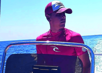 Τι λέει ο ναυαγοσώστης που έσωσε την 6χρονη από βέβαιο πνιγμό στη Ζαχάρω – Στο νοσοκομείο του Ρίου νοσηλεύεται το κοριτσάκι