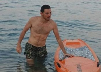 Γιώργος Κόκκινος: Ο πατρινός ναυαγοσώστης που έσωσε Άγγλο τουρίστα – Τι συνέβη