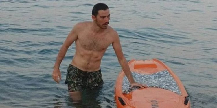 Γιώργος Κόκκινος: Ο πατρινός ναυαγοσώστης που έσωσε Άγγλο τουρίστα – Τι συνέβη