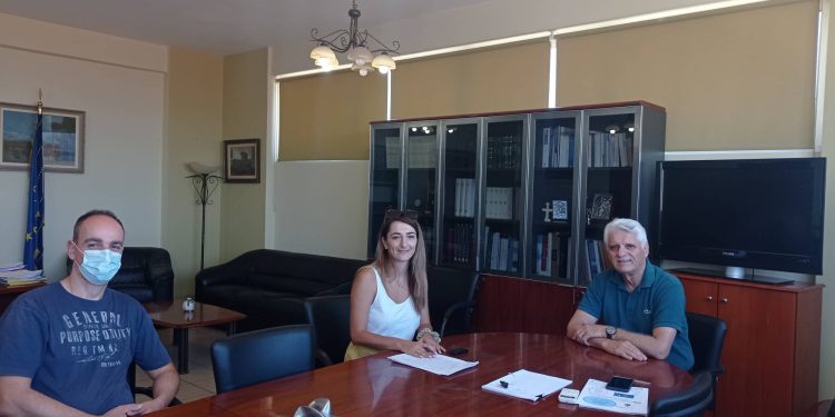 Αγωγός ομβρίων και πεζοδρόμιο στον οικισμό Τσακώνικα της κοινότητας Φράγκα