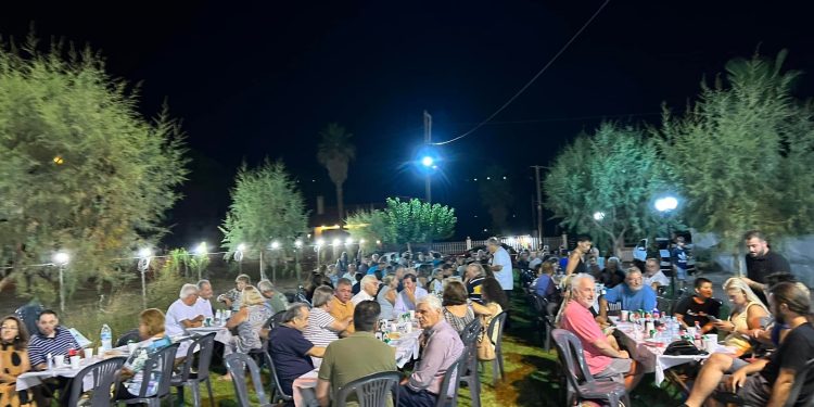 Σύλλογος Παραλίας Καλαμακίου: Μία όμορφη μουσική βραδιά με τραγούδι και χορό! ΦΩΤΟ