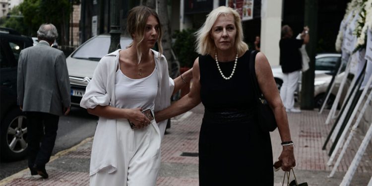 Ρόμπερτ Ουίλιαμς: Συγκίνηση στο τελευταίο «αντίο» – ΦΩΤΟ