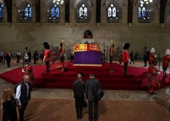 Η Κατερίνα Σακελλαροπούλου θα πάει στην κηδεία της Βασίλισσας Ελισάβετ