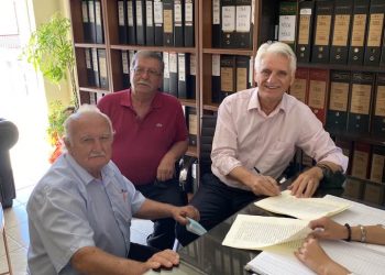 Δυτική Αχαΐα: Υπογραφές για πλατεία, παιδική χαρά και πολιτιστικό κέντρο