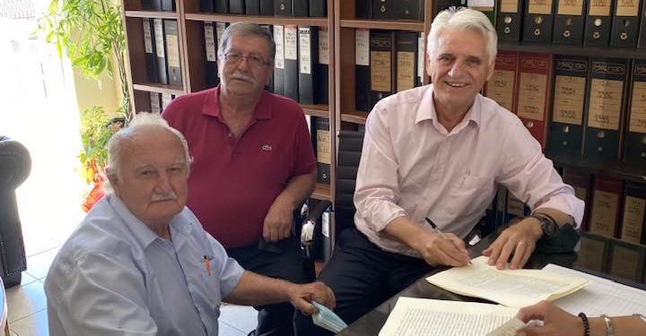 Δυτική Αχαΐα: Υπογραφές για πλατεία, παιδική χαρά και πολιτιστικό κέντρο