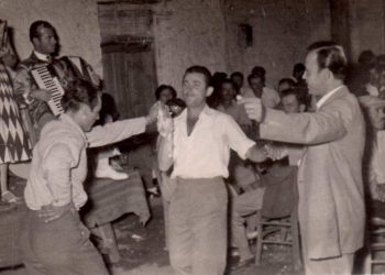 Πανηγύρι στον Ριόλο: Το κλαρίνο, η χαρτούρα και τα αράπικα φιστίκια – ΦΩΤΟ και ΒΙΝΤΕΟ