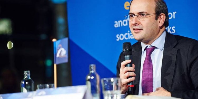 Στην Πάτρα ο υπουργός Εργασίας Κωστής Χατζηδάκης