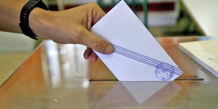 Δημοσκόπηση: Προβάδισμα 7,3 μονάδων για τη ΝΔ στην πρόθεση ψήφου