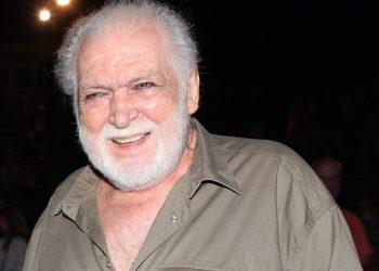 Πέθανε ο Κώστας Καζάκος σε ηλικία 87 ετών