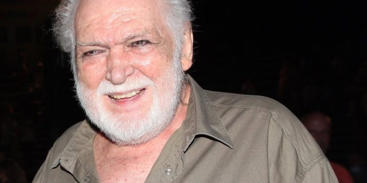 Πέθανε ο Κώστας Καζάκος σε ηλικία 87 ετών