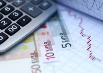 Εισφορά αλληλεγγύης: Ποιοι γλιτώνουν, ποιοι πληρώνουν για τα εισοδήματα του 2022