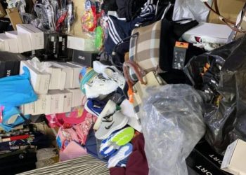 Συνελήφθησαν 5 άτομα που θα γέμιζαν την Πάτρα με ρούχα – μαϊμού – Πως έγινε η επιχείρηση της ΕΛΑΣ