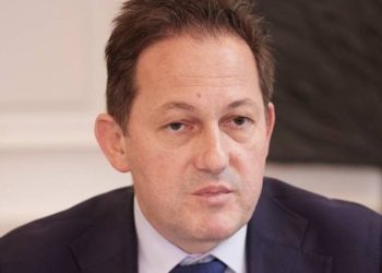Στ. Πέτσας για επίθεση του «Ρουβίκωνα» έξω από την οικία του: Ο βανδαλισμός και η τρομοκράτηση δεν είναι πολιτική