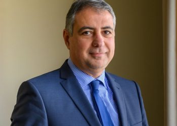 Πάτρα: Eπέμβαση καταρράκτη σε άστεγο – Ευχαριστήριο Τουλγαρίδη σε Καρβέλη και γιατρούς
