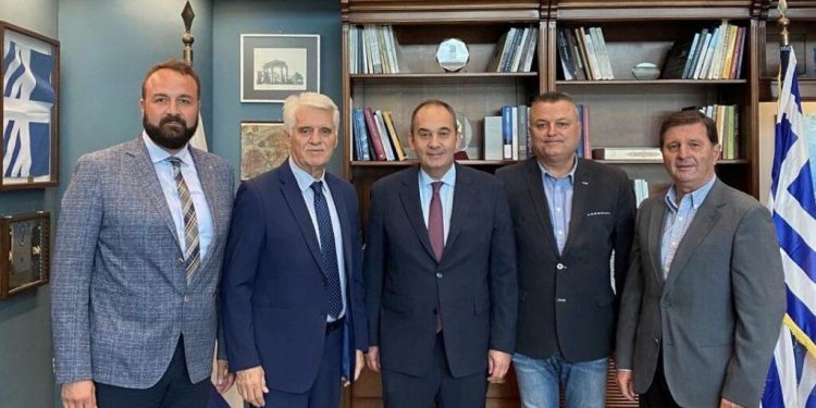 Νομιμοποίηση των λιμενικών εγκαταστάσεων στις Αλυκές – Τί συζητήθηκε στο γραφείο του Υπουργού Ναυτιλίας Γιάννη Πλακιωτάκη