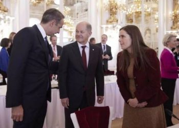 Κυριάκος Μητσοτάκης ενώπιον Σολτς στην Πράγα: Πλαφόν στο φυσικό αέριο εντός Οκτωβρίου