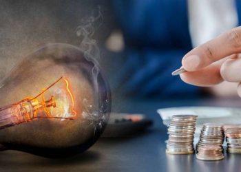 Τα τιμολόγια ρεύματος για τον Νοέμβριο: Οι τιμές ανά εταιρία – Πόσες είναι οι μειώσεις