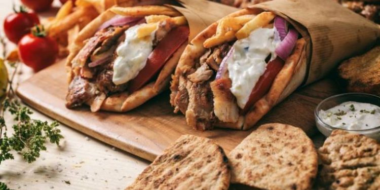 Φτιάχνουμε σπιτικό σουβλάκι