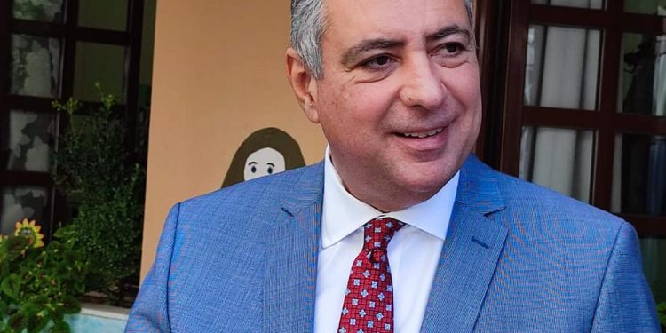 Παγκόσμια Ημέρα Ψυχικής Υγείας – Γιάννης Καρβέλης: “Στεκόμαστε δίπλα τους, αρωγοί στους στόχους και τις επιθυμίες τους”