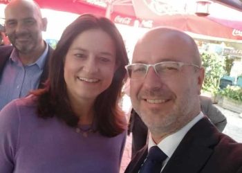 Με χαμόγελα Νίκη Κεραμέως και Σπύρος Σταυρογιαννόπουλος