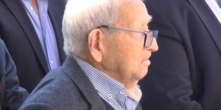 Δυτική Ελλάδα: Πέθανε στα 106 ο τελευταίος Εύζωνας που πολέμησε τους Ιταλούς – BINTEO