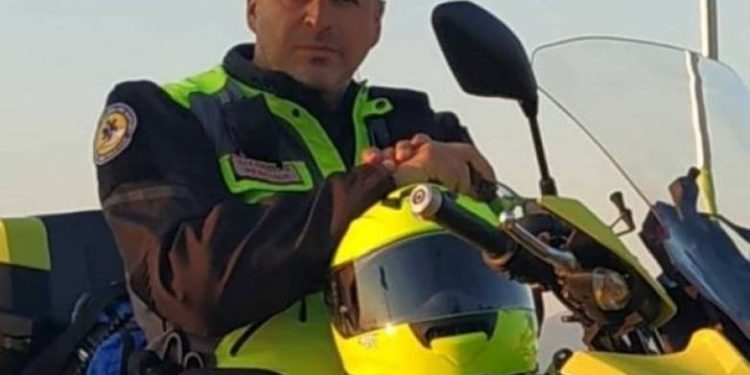 Πάτρα: Άμεση επέμβαση του μοτοσικλετιστή διασώστη του ΕΚΑΒ – Έσωσε 16χρονο μαθητή με απόφραξη αεραγωγού
