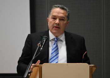 “Εμείς θα υλοποιήσουμε το παραλιακό μέτωπο”