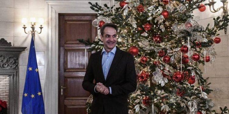 Κυριάκος Μητσοτάκης: Οι ευχές του για τα Χριστούγεννα με προτάσεις για βιβλία
