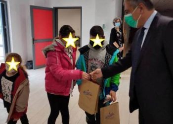 6η ΥΠΕ: Δώρα, ευχές και χαμόγελα στο ΚΕΦΙΑΠ – ΦΩΤΟ