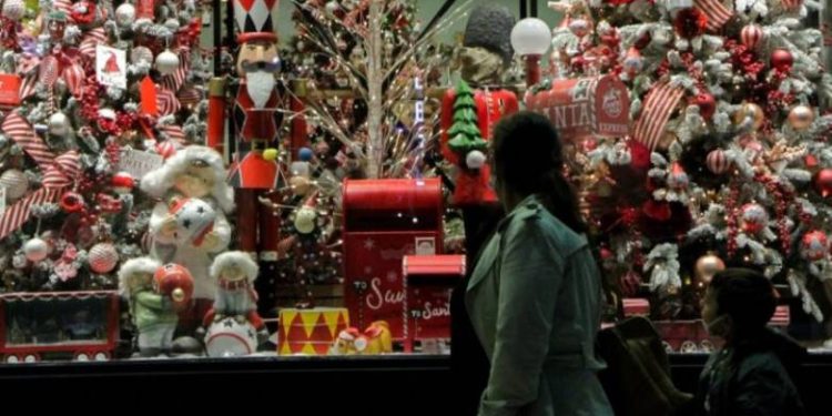 Πάτρα: Ανοικτά καταστήματα την Κυριακή – Πώς θα λειτουργήσουν την εορταστική περίοδο