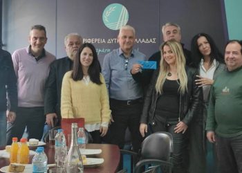 Κοπή πίτας στο γραφείο του Αντιπεριφερειάρχη Φωκίωνα Ζαΐμη (ΦΩΤΟ)