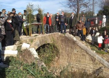 Ριόλος – Των Φώτων στο γεφύρι της βρύσης
