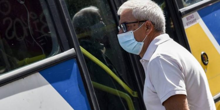 Υποχρεωτική η μάσκα στα Μέσα Μαζικής Μεταφοράς