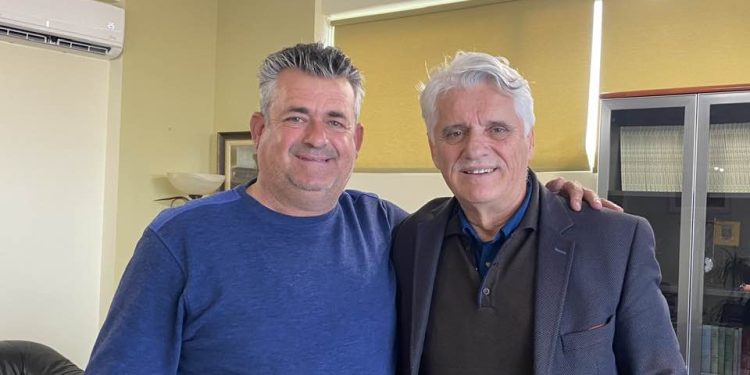 Με τον Σπύρο Μυλωνά ο πρόεδρος της ΤΚ Ριόλου Σάκης Βαβαρούτας – “Έναν άνθρωπο της αυτοδιοίκησης με τεράστια προσφορά”