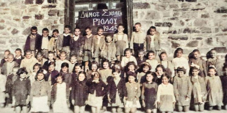 Ο τόπος μου μια φέτα ψωμί ζυμωμένο από τη μάνα, με λάδι, ρίγανη και ντομάτα …