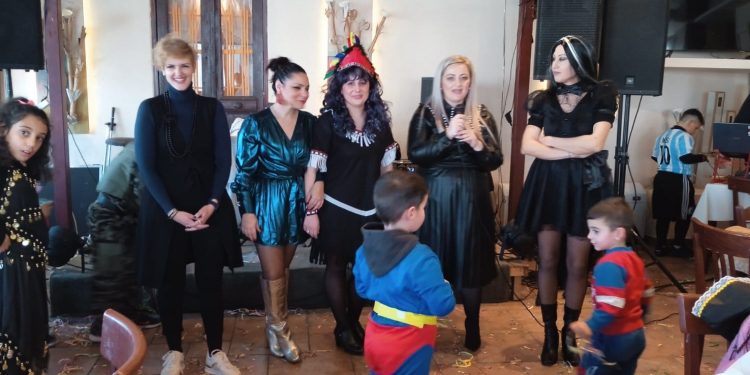 1ο Δημοτικό Σχολείο Κάτω Αχαΐας: Διασκέδασαν με την ψυχή τους στο αποκριάτικο πάρτι! ΦΩΤΟ