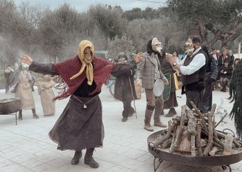 “Μπούλες Γομοστού 2023” – Ο σύλλογος αναβίωσε και φέτος το έθιμο του χωριού – ΦΩΤΟ