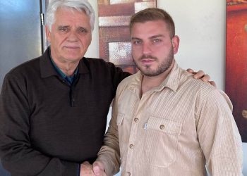 Ο Γιάννης Γουναρίδης με τον Σπύρο Μυλωνά: “Ο χαρακτήρας του έχει κερδίσει τις καρδιές όλων μας”