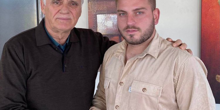Ο Γιάννης Γουναρίδης με τον Σπύρο Μυλωνά: “Ο χαρακτήρας του έχει κερδίσει τις καρδιές όλων μας”