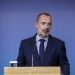Ο Ανδρέας Κατσανιώτης συντονίζει την συγκέντρωση του ανθρωπιστικού υλικού