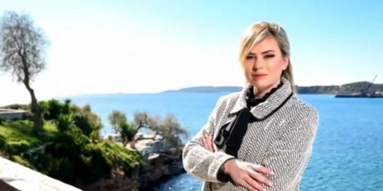 Εκβιάζουν αντιδήμαρχο με ψεύτικες γυμνές φωτογραφίες