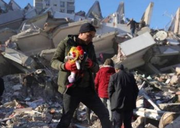 Σεισμός Τουρκία – Συρία: Πάνω από 17.000 οι νεκροί – Μάχη με τον χρόνο και το δριμύ ψύχος