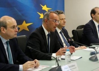 Οι 7 παρεμβάσεις για συνταξιούχους, οφειλέτες, αγρότες – Παραδείγματα για ένταξη στην ρύθμιση των 72 και 120 δόσεων